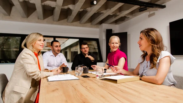 vesti/corporate-advisoyr-boar_6